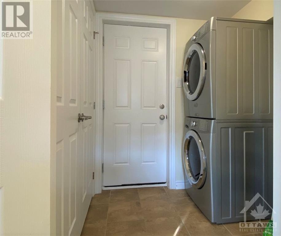 541 Meadowcreek Circle, Ottawa, Ontario  K2M 0J9 - Photo 7 - 1365351