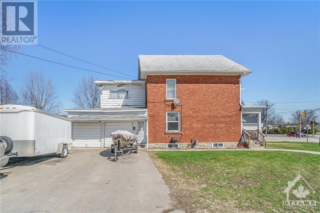 196 Brockville Street E, Smiths Falls, Ontario  K7A 3Z2 - Photo 2 - 1365988