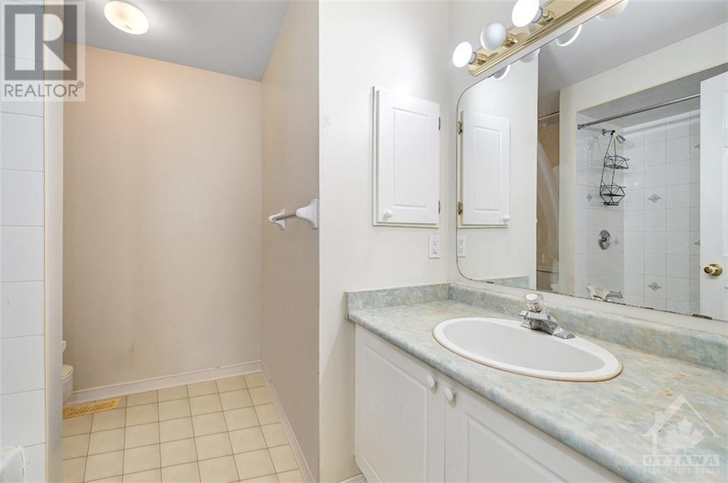 4576 Ogilvie Walk Crescent, Ottawa, Ontario  K1J 1G6 - Photo 15 - 1366087