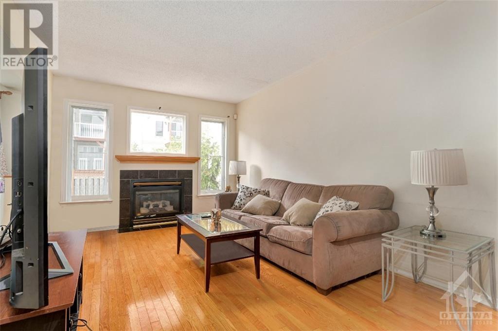 4576 Ogilvie Walk Crescent, Ottawa, Ontario  K1J 1G6 - Photo 3 - 1366087
