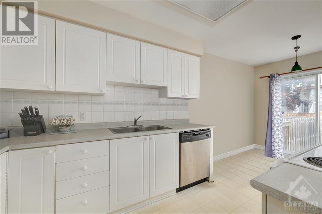 4576 Ogilvie Walk Crescent, Ottawa, Ontario  K1J 1G6 - Photo 8 - 1366087