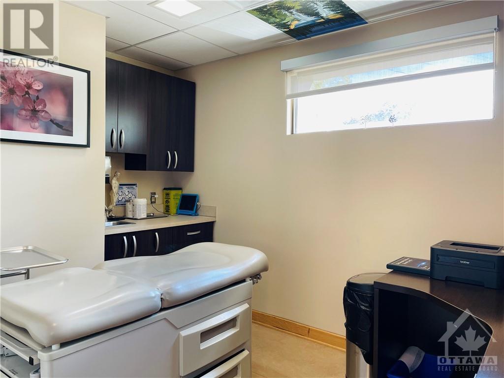 942 Merivale Road, Ottawa, Ontario  K1Z 5Z9 - Photo 14 - 1366201