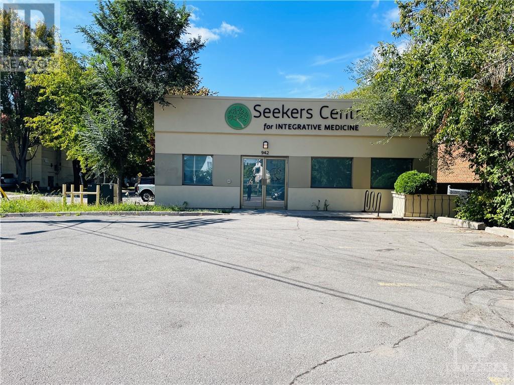 942 Merivale Road, Ottawa, Ontario  K1Z 5Z9 - Photo 2 - 1366201