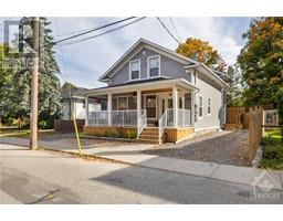 118 BROCK STREET E, merrickville, Ontario