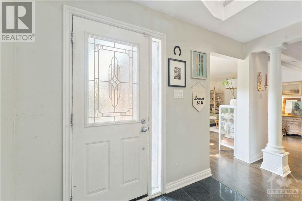 25 Waterton Crescent, Ottawa, Ontario  K2M 1Y8 - Photo 2 - 1366384