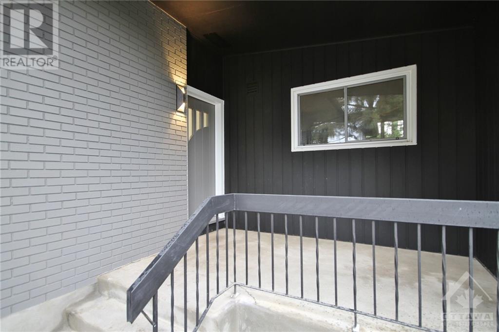31 Spring Garden Avenue, Ottawa, Ontario  K2G 3B1 - Photo 2 - 1366417