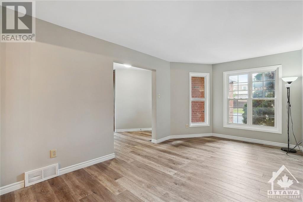 1444 Laurin Crescent, Ottawa, Ontario  K1E 3H1 - Photo 3 - 1366354