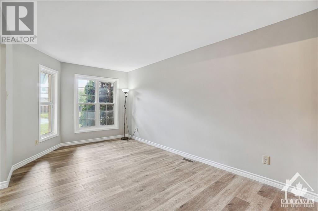 1444 Laurin Crescent, Ottawa, Ontario  K1E 3H1 - Photo 4 - 1366354