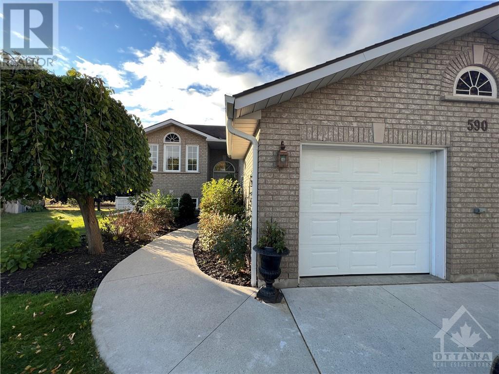 590 Arbour Crescent, Kingston, Ontario  K7M 8Y1 - Photo 3 - 1366441