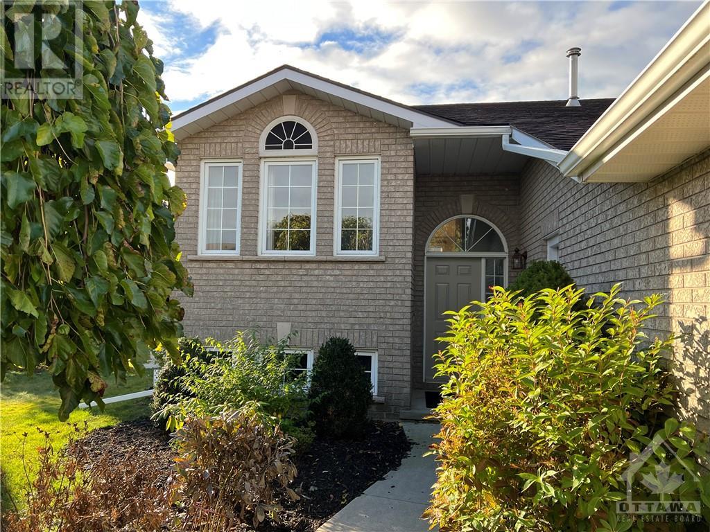 590 Arbour Crescent, Kingston, Ontario  K7M 8Y1 - Photo 4 - 1366441