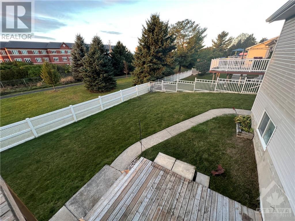 590 Arbour Crescent, Kingston, Ontario  K7M 8Y1 - Photo 6 - 1366441