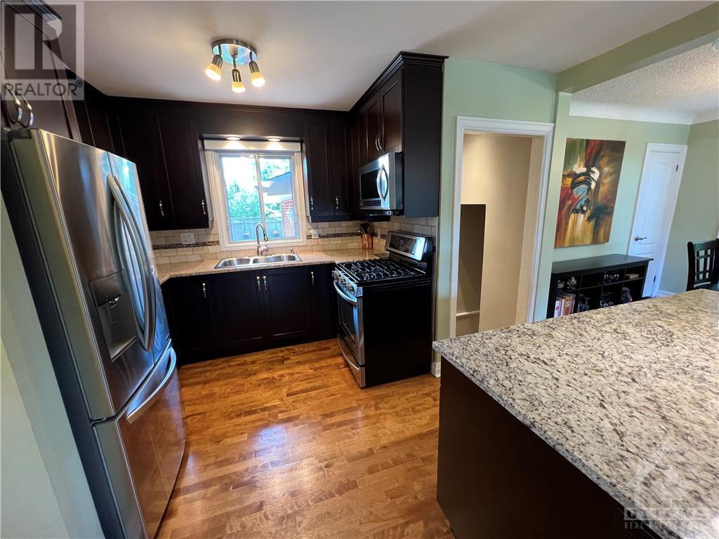 16 Steel Street, Ottawa, Ontario  K1J 6R4 - Photo 3 - 1366509