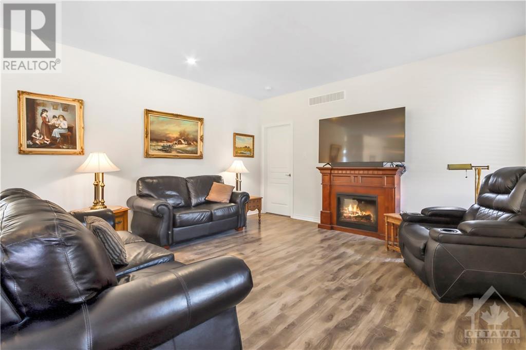61 Magnolia Way, Kemptville, Ontario  K0G 1J0 - Photo 3 - 1366230