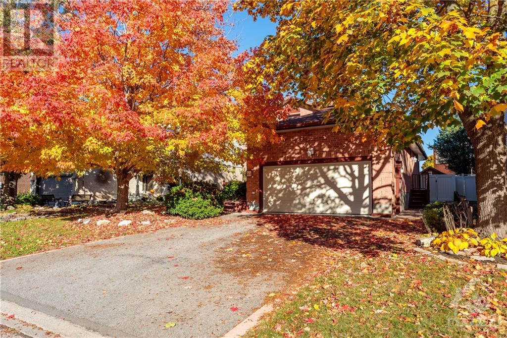 22 BLUEMEADOW STREET, kanata, Ontario