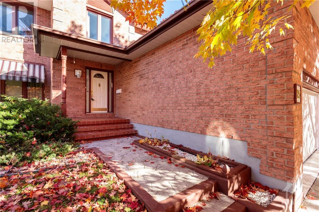 22 Bluemeadow Street, Kanata, Ontario  K2M 1L6 - Photo 3 - 1366635