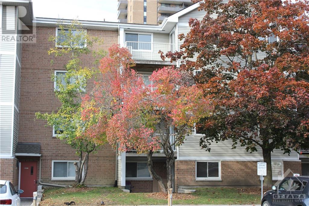 250 Brittany Drive Unit#102, Ottawa, Ontario  K1K 4M1 - Photo 2 - 1366715