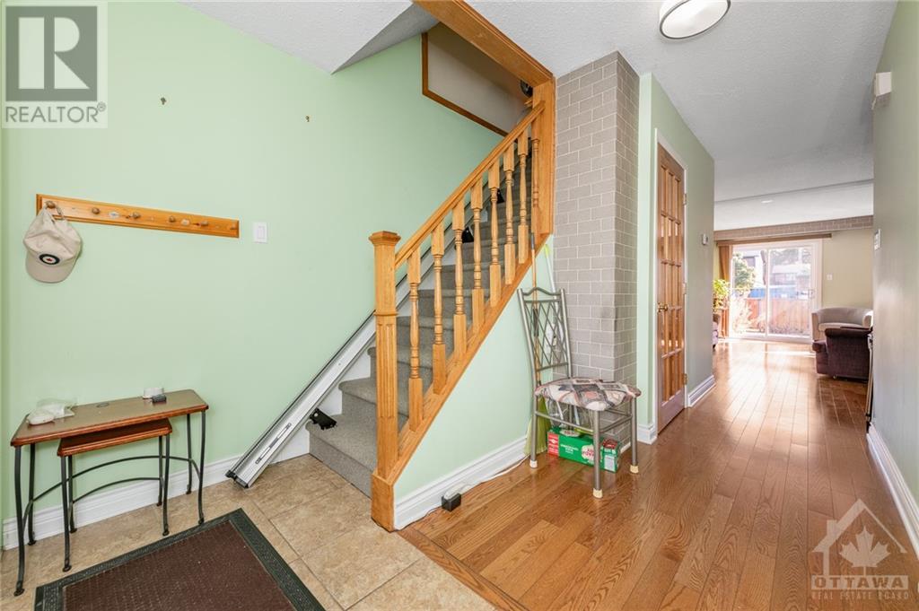 1538 Queensdale Avenue, Gloucester, Ontario  K1T 1R7 - Photo 3 - 1365828