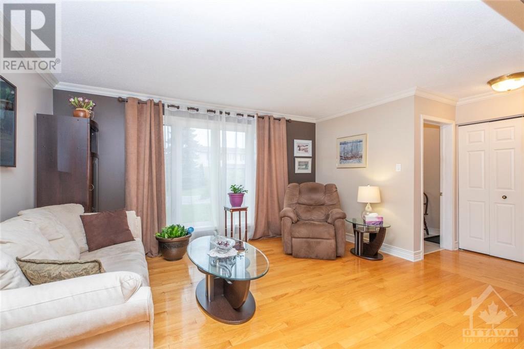 3350 Descotes Circle, Rockland, Ontario  K4K 1A7 - Photo 3 - 1366452