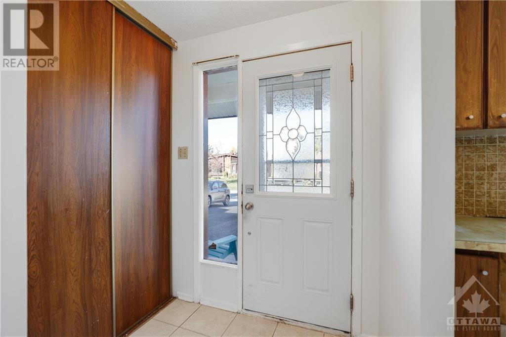 6 Kidgrove Gardens, Ottawa, Ontario  K2G 3W3 - Photo 5 - 1355614