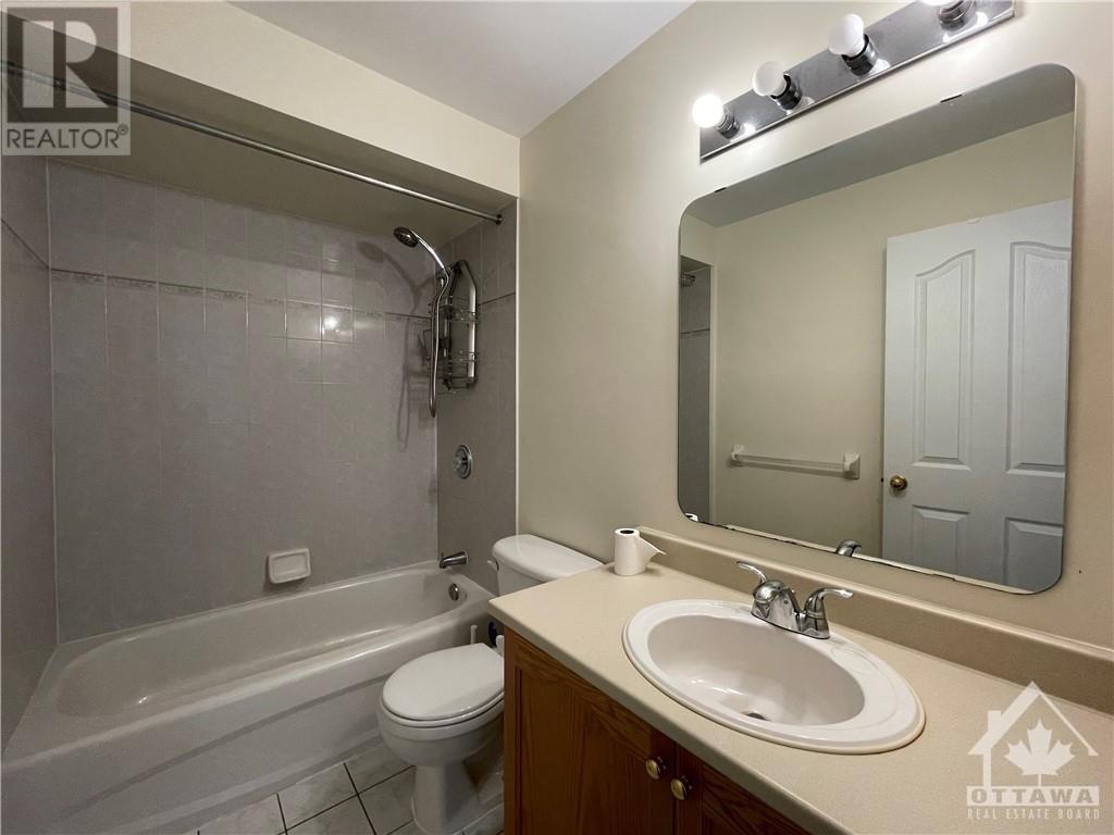 16 Gray Crescent, Ottawa, Ontario  K2K 3J5 - Photo 15 - 1366572