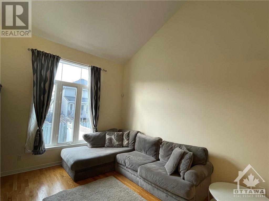 16 Gray Crescent, Ottawa, Ontario  K2K 3J5 - Photo 6 - 1366572