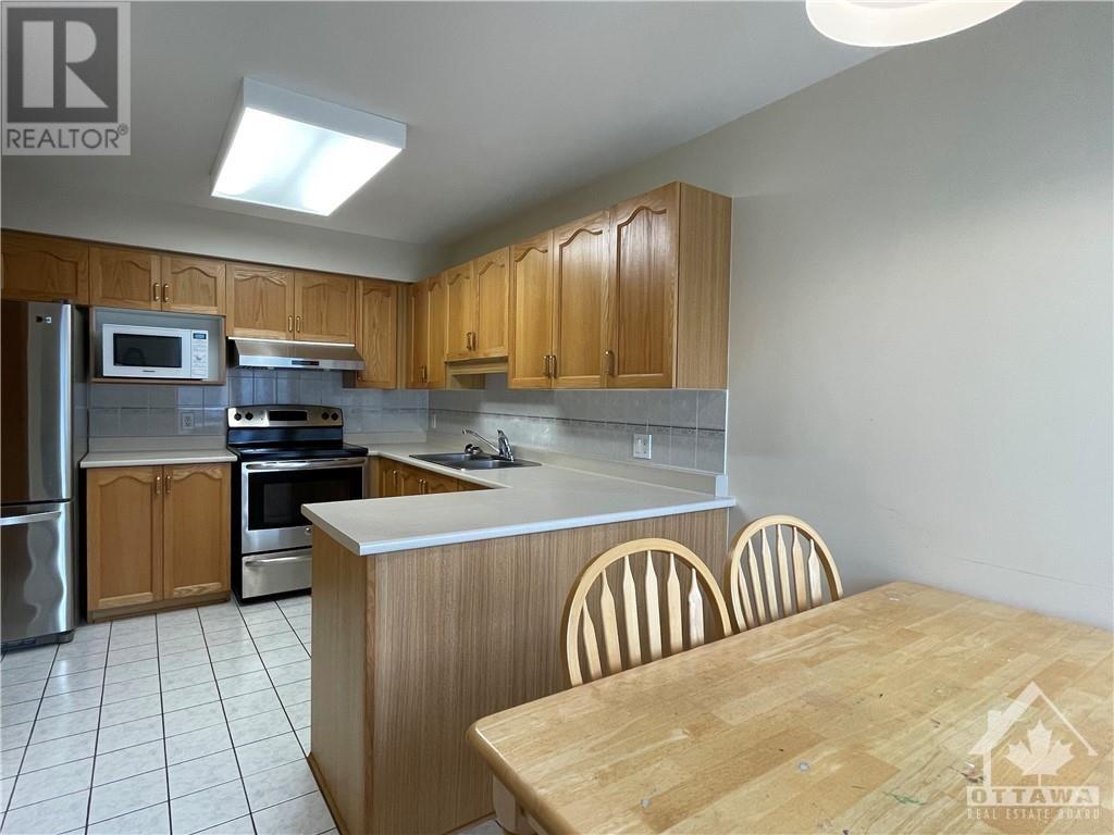 16 Gray Crescent, Ottawa, Ontario  K2K 3J5 - Photo 9 - 1366572
