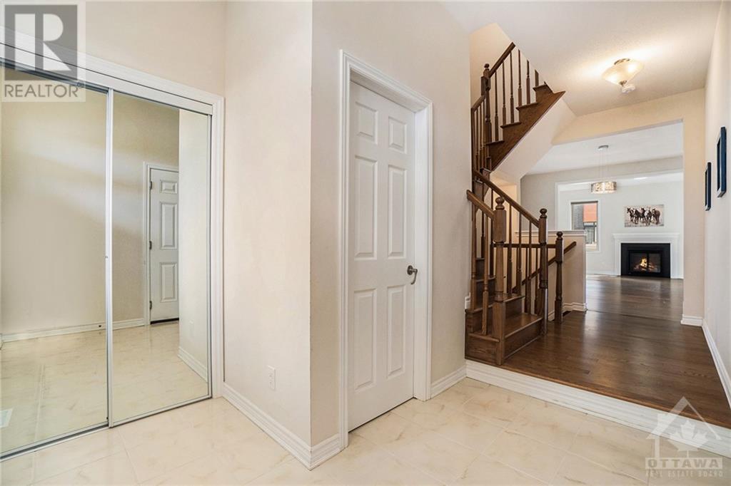 627 Malahat Way, Ottawa, Ontario  K2S 1E7 - Photo 3 - 1366815
