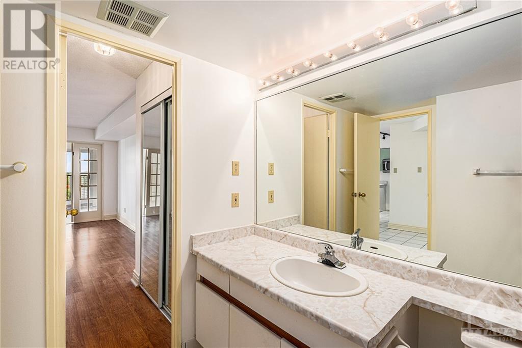 545 St Laurent Boulevard Unit#1801, Ottawa, Ontario  K1K 4H9 - Photo 10 - 1366911