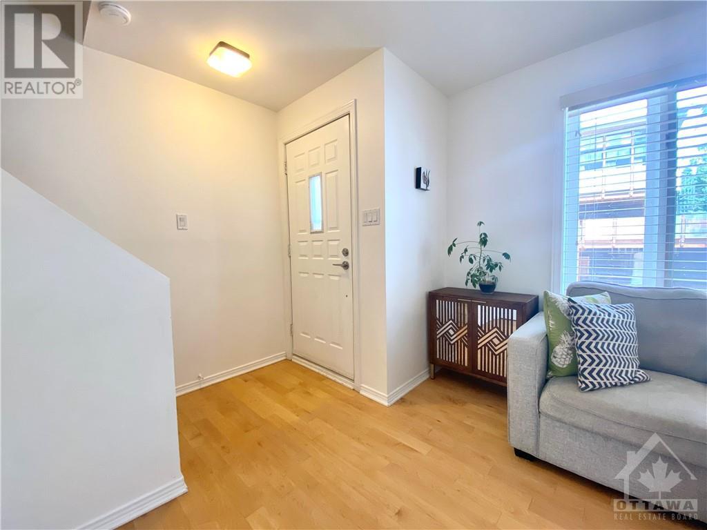 7 Bertrand Street, Ottawa, Ontario  K1M 1Y3 - Photo 2 - 1367037
