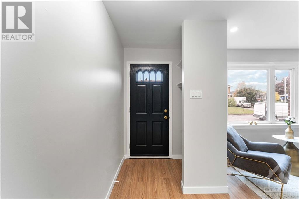2420 Falcon Avenue, Ottawa, Ontario  K1V 8C7 - Photo 2 - 1367024