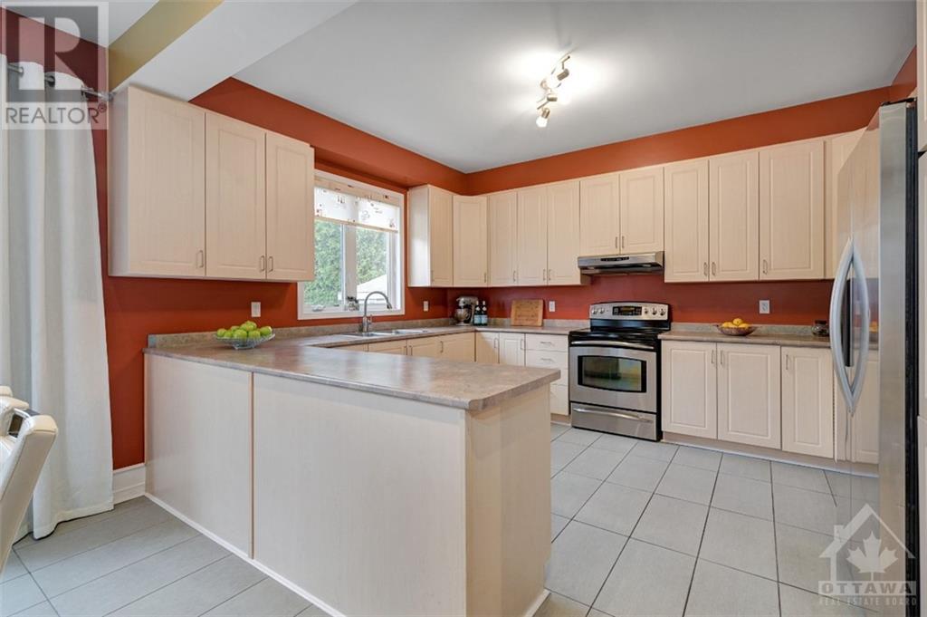 2208 Clendenan Crescent, Orleans, Ontario  K4A 4S9 - Photo 10 - 1367015
