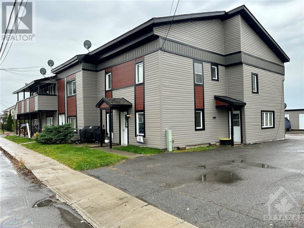 3874 CHAMPLAIN ROAD, bourget, Ontario