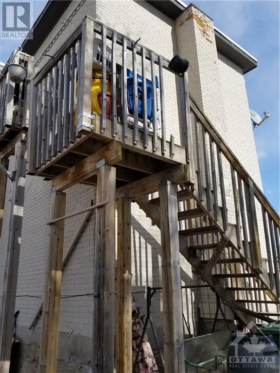 390 Miller Street, Pembroke, Ontario  K8A 5Z1 - Photo 4 - 1367111