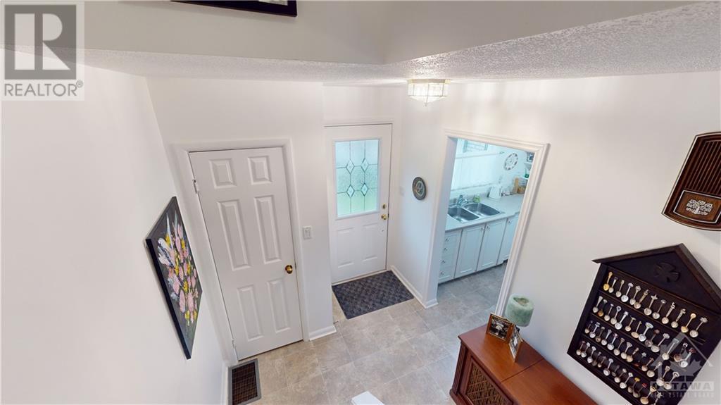 808 Riverview Lane, Elizabethtown, Ontario  K6V 7G5 - Photo 5 - 1366481