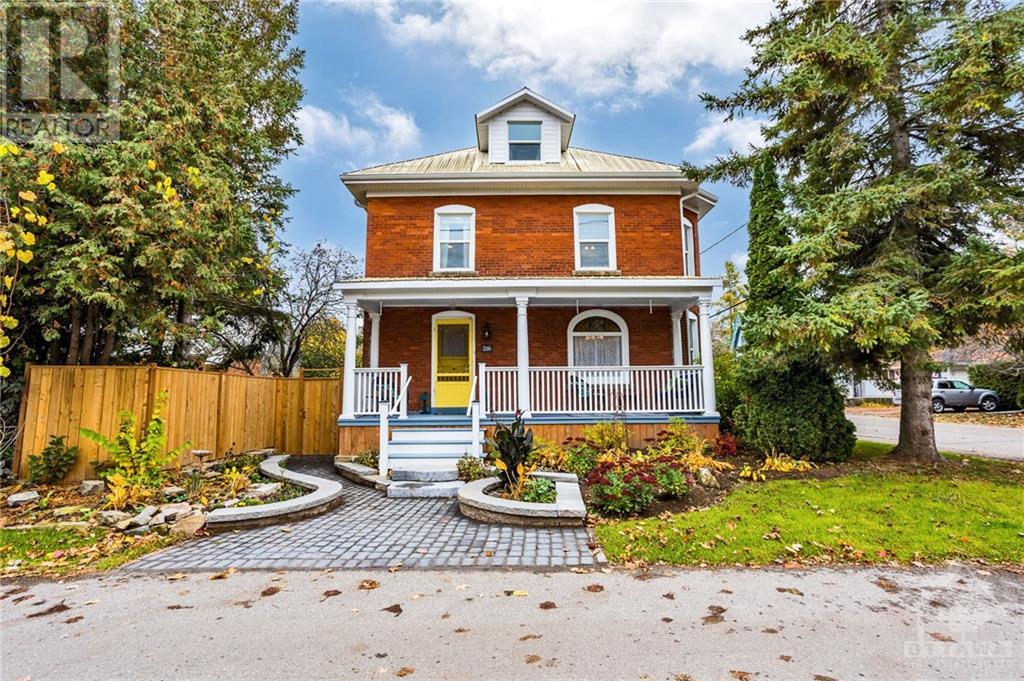 206 BROCK ST EAST STREET, merrickville, Ontario