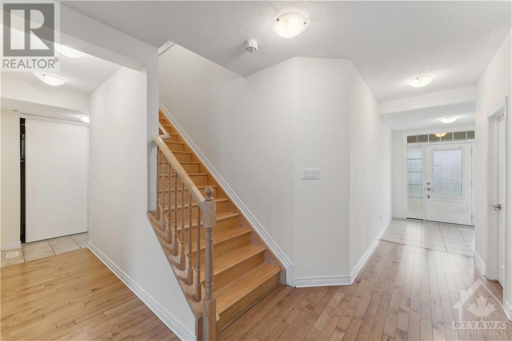 552 Genevriers Street, Orleans, Ontario  K4A 0Y9 - Photo 3 - 1367147