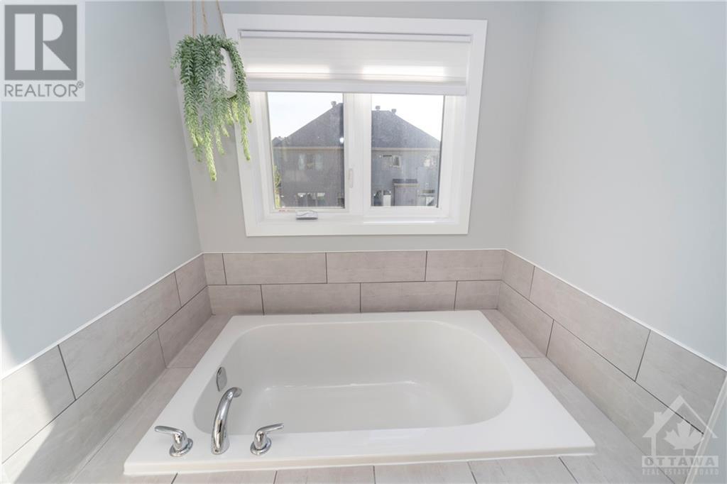 325 Central Park Boulevard, Russell, Ontario  K4R 1E5 - Photo 23 - 1367236