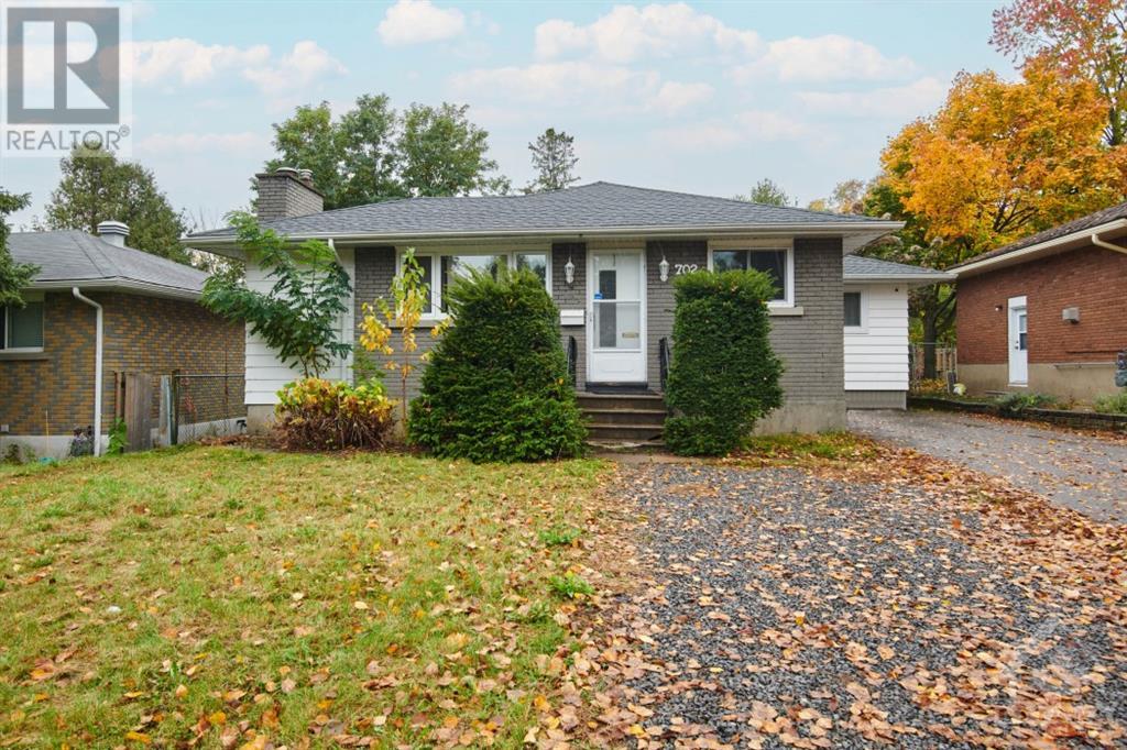 702 ROANOKE STREET, ottawa, Ontario