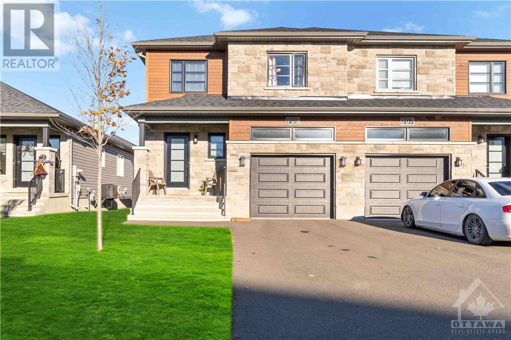 705 AZURE STREET, russell, Ontario