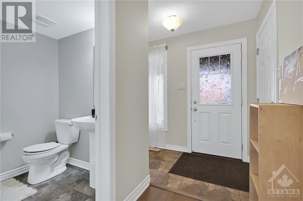 192 Conifer Creek Circle, Ottawa, Ontario  K2R 1G9 - Photo 3 - 1366488