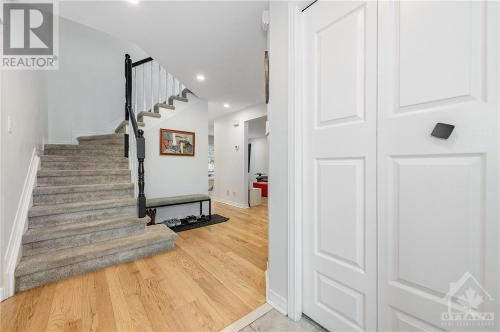 19 Dalecroft Crescent, Ottawa, Ontario  K2G 5V9 - Photo 4 - 1367230