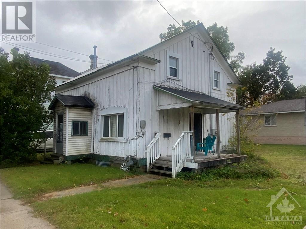 140 GORE STREET, perth, Ontario
