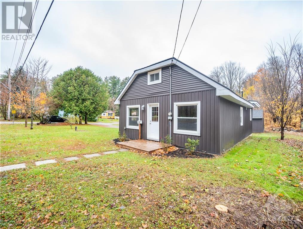 45 Murphy Street, Arnprior, Ontario  K7S 3E6 - Photo 2 - 1366456