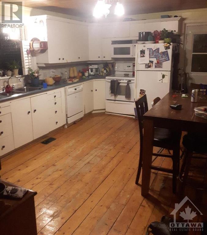 14 Augusta Street, Morrisburg, Ontario  K0C 1X0 - Photo 2 - 1367476