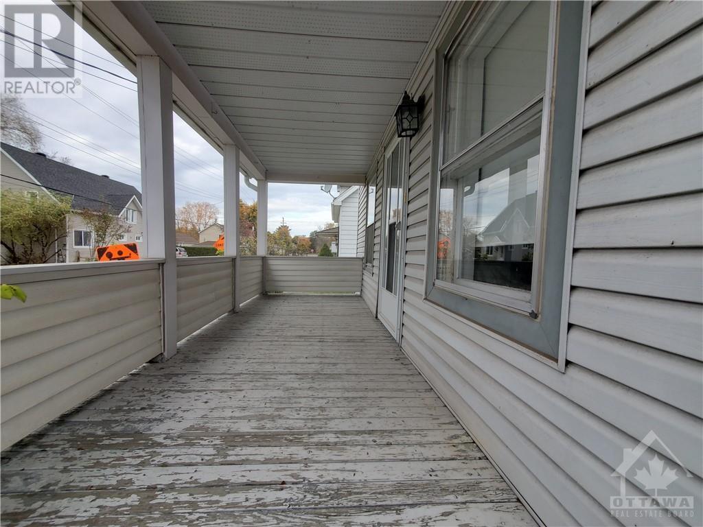 37 Peter Street, L'orignal, Ontario  K0B 1K0 - Photo 3 - 1367514