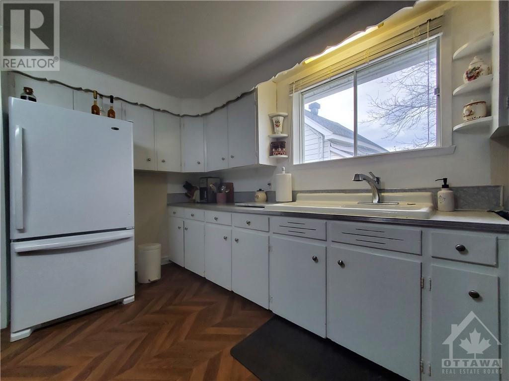 37 Peter Street, L'orignal, Ontario  K0B 1K0 - Photo 6 - 1367514