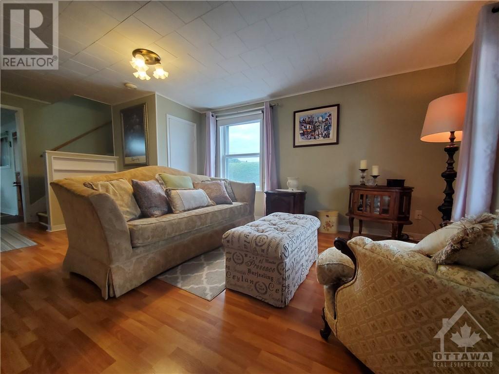 37 Peter Street, L'orignal, Ontario  K0B 1K0 - Photo 7 - 1367514