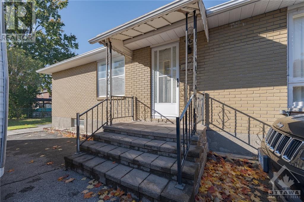 336 Fullerton Avenue, Ottawa, Ontario  K1K 1K3 - Photo 2 - 1365638