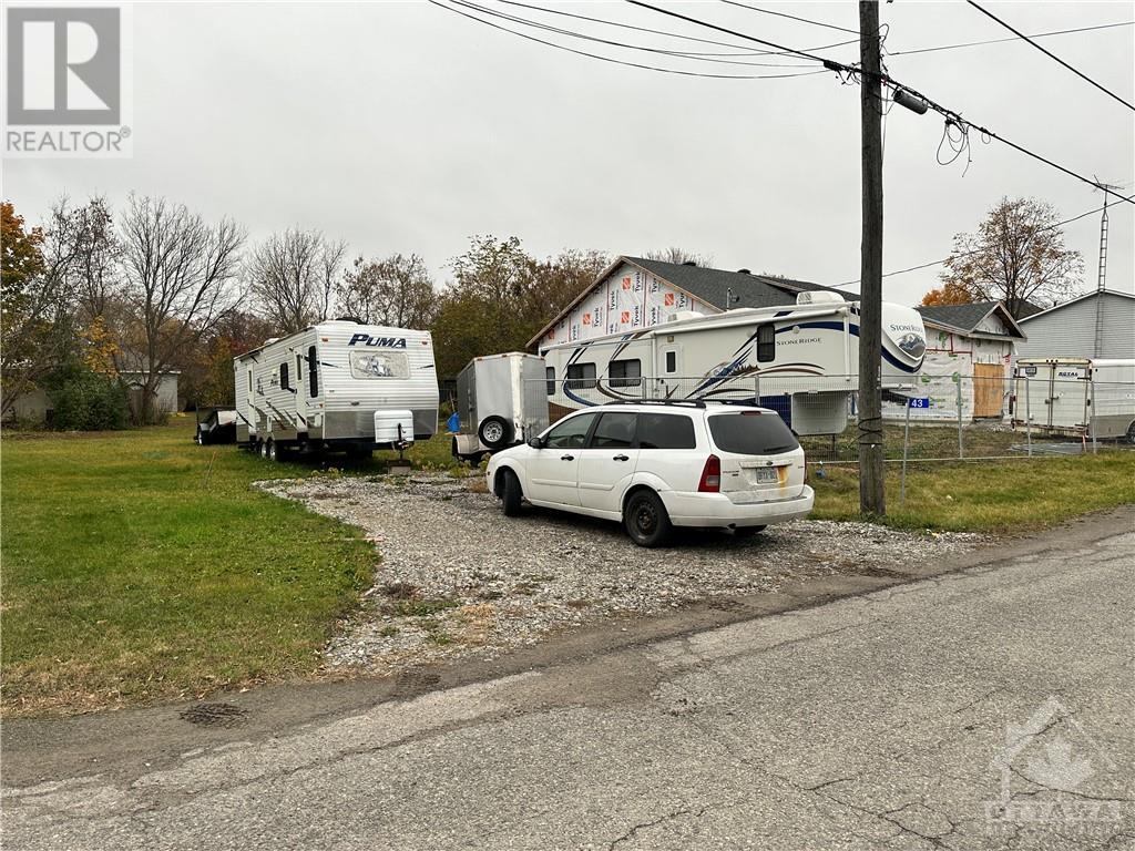 43 King Street, Smiths Falls, Ontario  K7A 3E2 - Photo 2 - 1367544