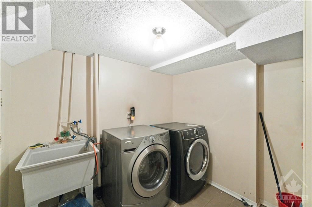 2 Gillespie Crescent, Ottawa, Ontario  K1V 9X8 - Photo 25 - 1367419